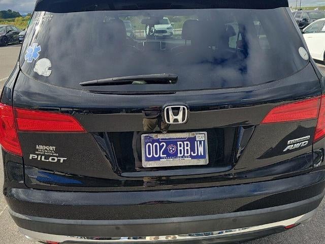 2016 Honda Pilot AWD Touring with DVD Rear Entertainment System and Navigation