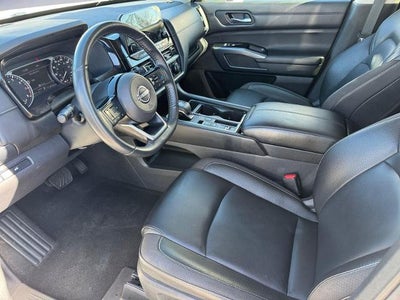 2023 Nissan Pathfinder SL 2WD
