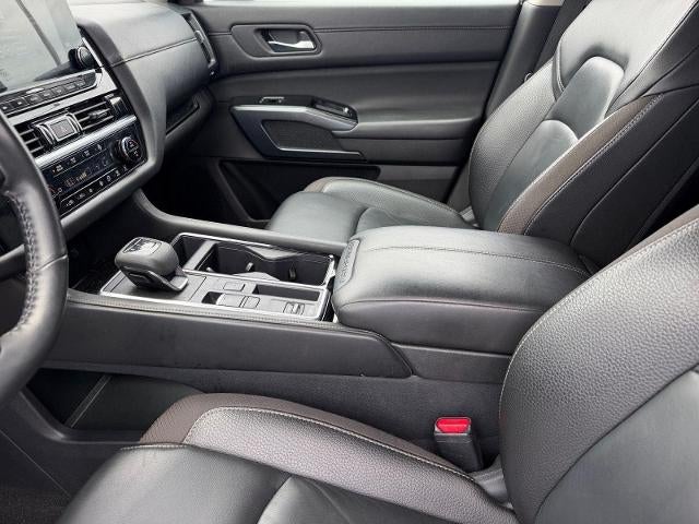 2025 Nissan Pathfinder SL 2WD