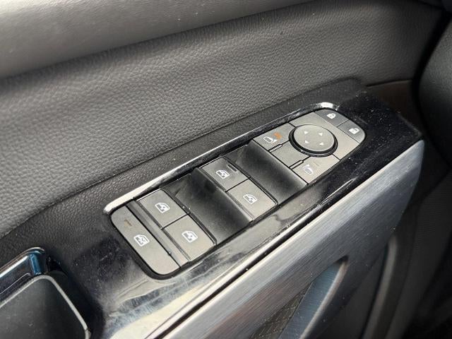 2025 Nissan Pathfinder SL 2WD
