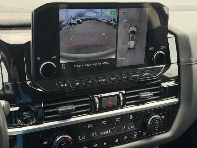 2025 Nissan Pathfinder SL 2WD