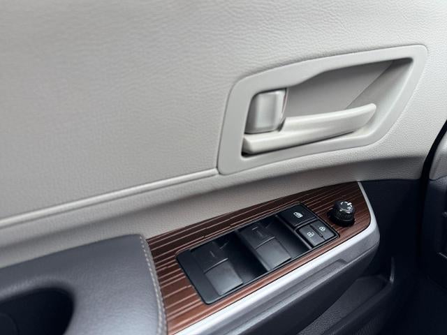 2021 Toyota Sienna LE FWD 8-Passenger (Natl)