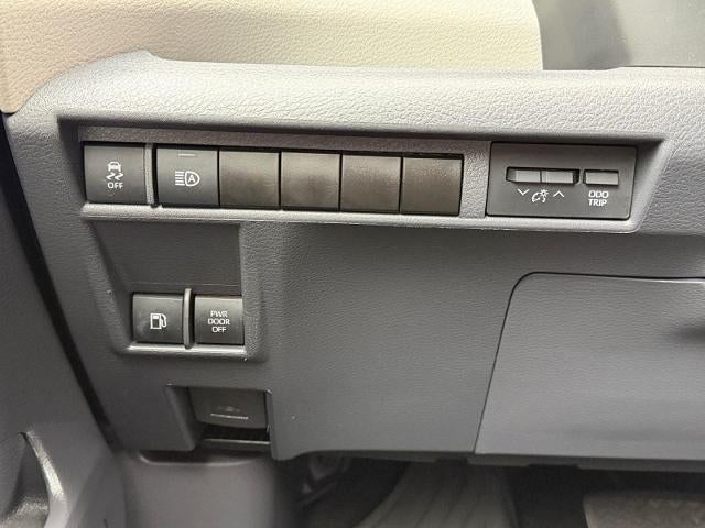 2021 Toyota Sienna LE FWD 8-Passenger (Natl)