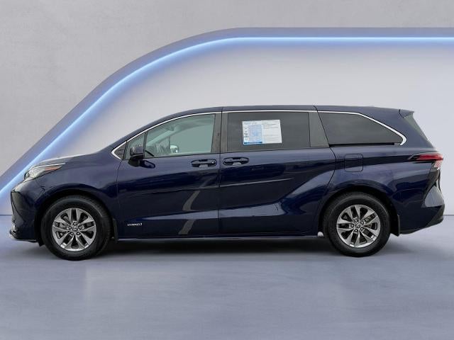2021 Toyota Sienna LE FWD 8-Passenger (Natl)