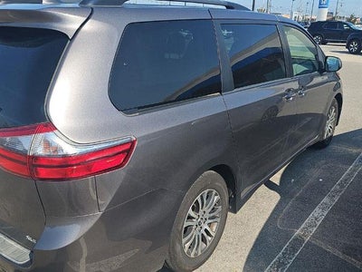 2020 Toyota Sienna XLE FWD 8-Passenger (Natl)