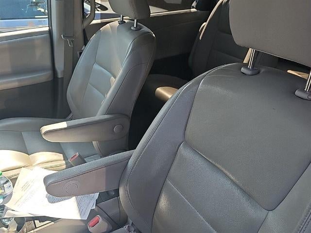 2020 Toyota Sienna XLE FWD 8-Passenger (Natl)