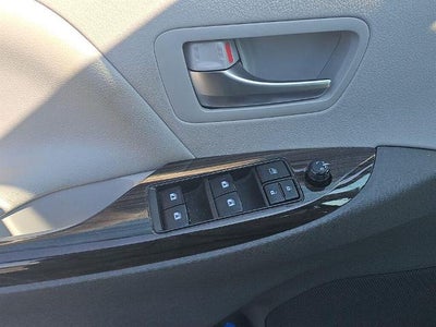 2020 Toyota Sienna XLE FWD 8-Passenger (Natl)