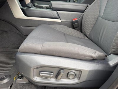2026 Toyota Tundra 4WD 4WD SR5 CrewMax 5.5' Bed (SE)