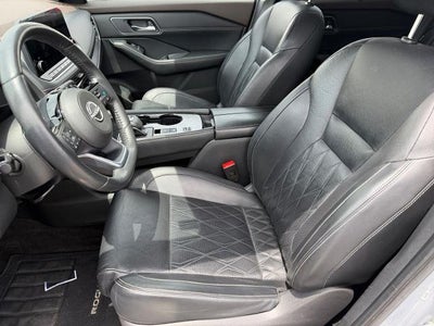 2022 Nissan Rogue FWD Platinum