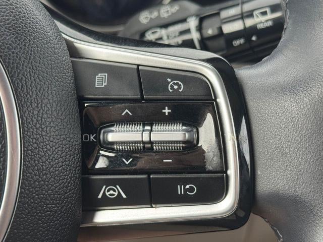 2023 Kia Carnival LX FWD w/Seat Pkg