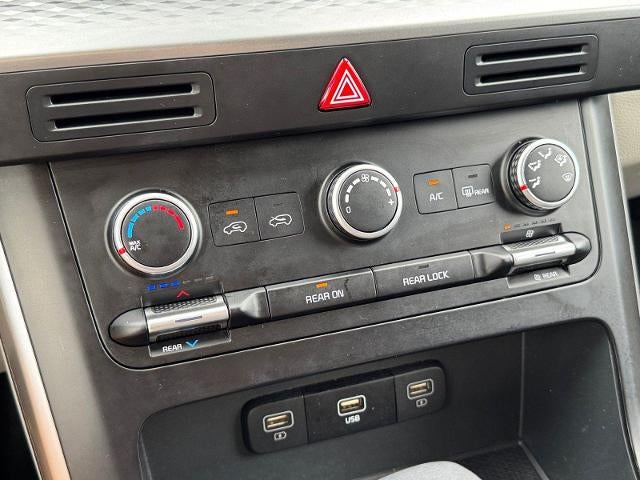 2023 Kia Carnival LX FWD w/Seat Pkg