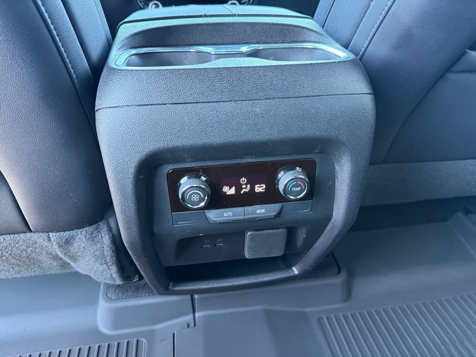2025 Chevrolet Traverse FWD LT