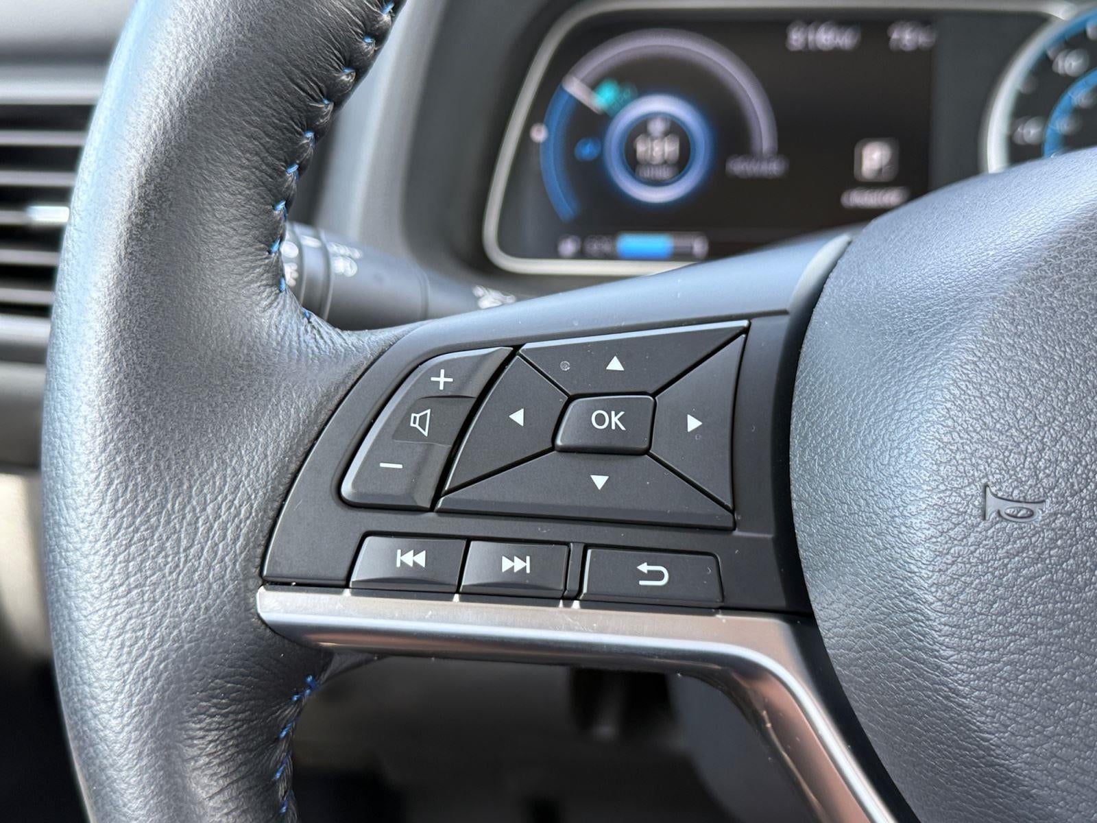2022 Nissan LEAF SL PLUS