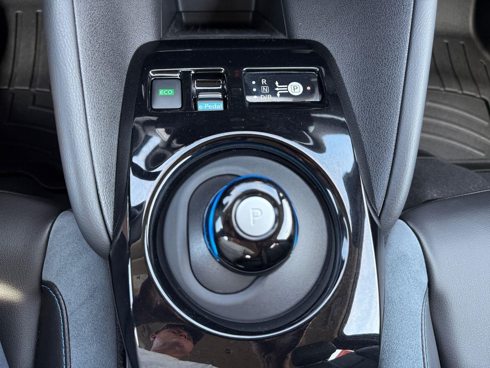 2022 Nissan LEAF SL PLUS
