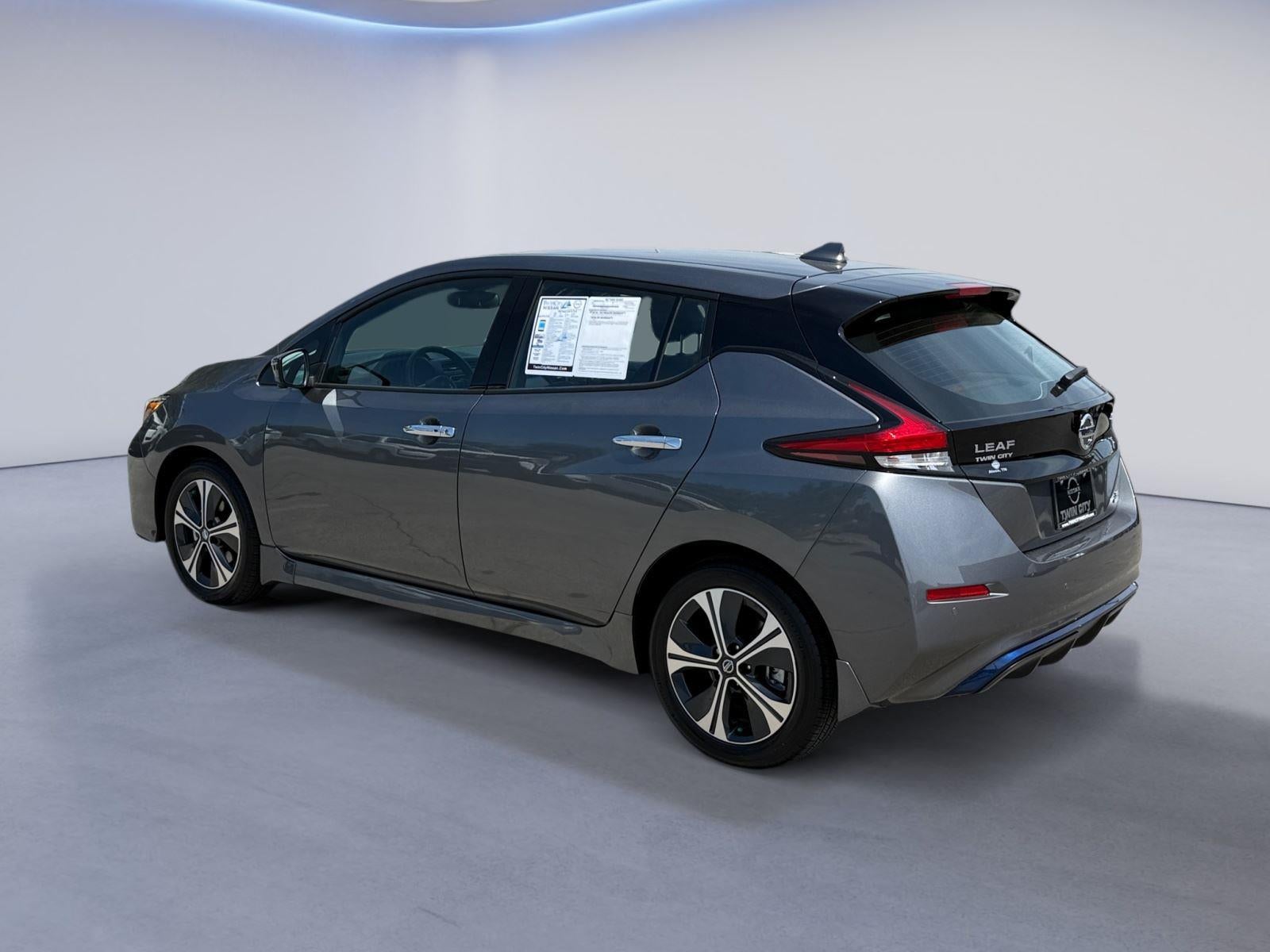 2022 Nissan LEAF SL PLUS