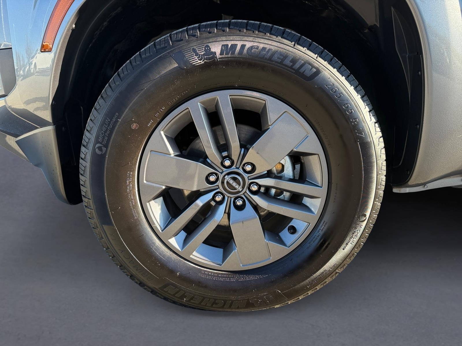 2025 Nissan Frontier SV