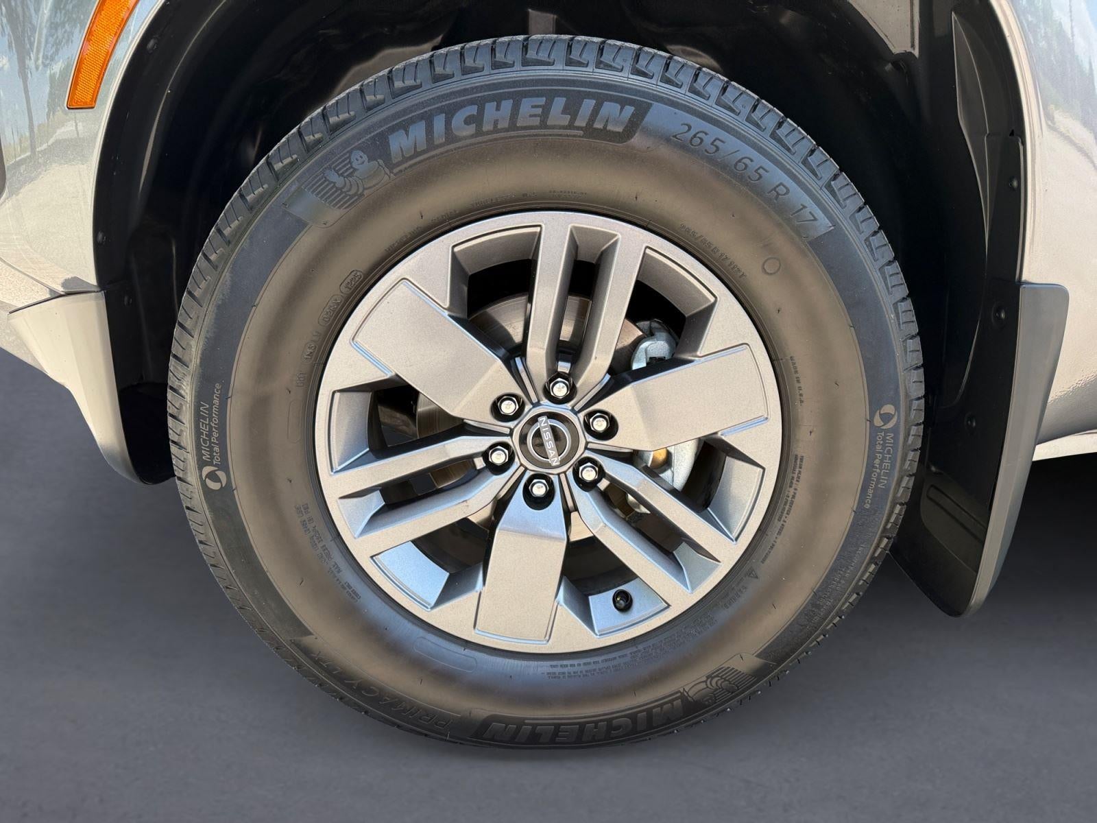 2025 Nissan Frontier SV