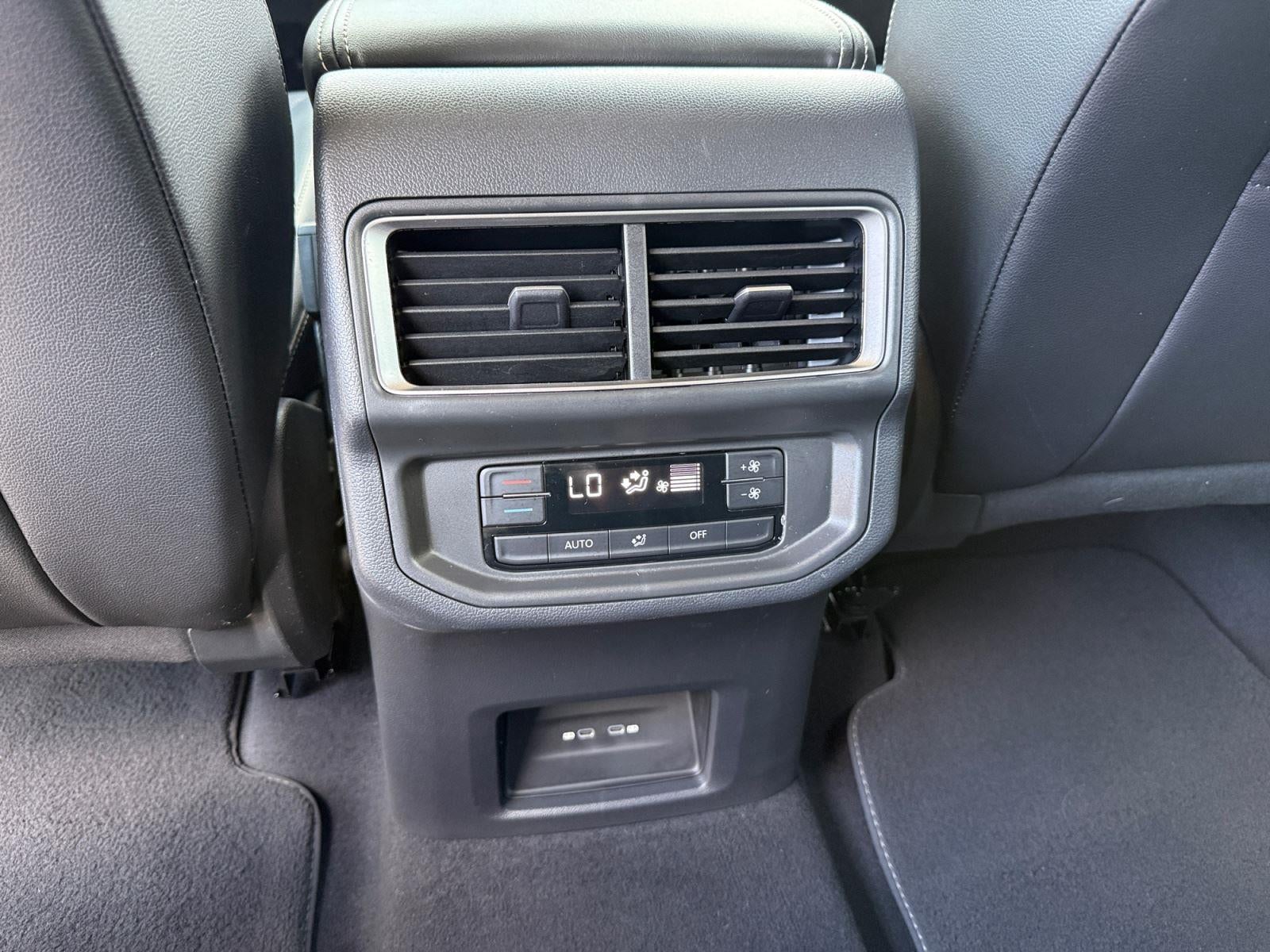 2024 Volkswagen Atlas 2.0T SE