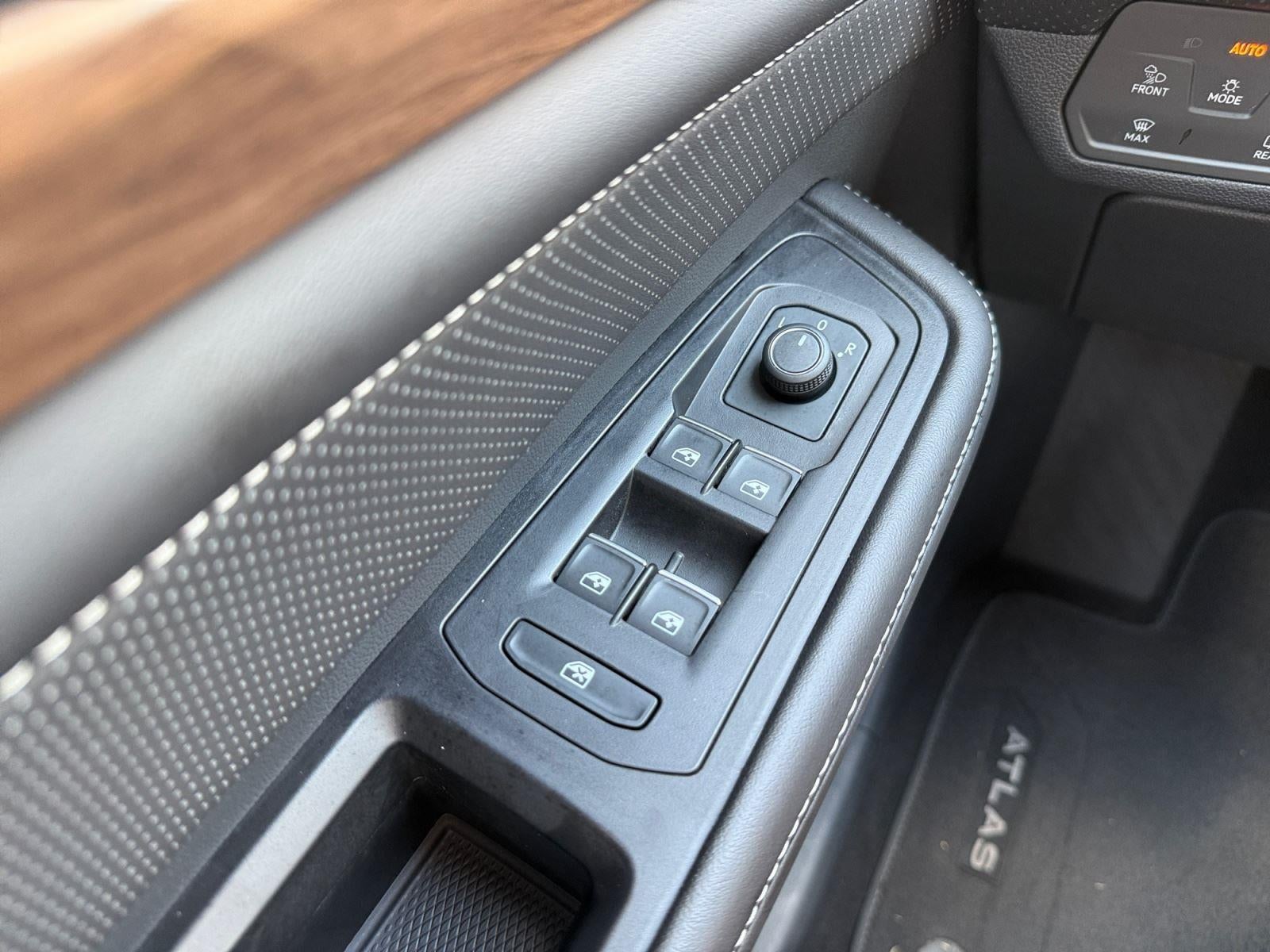 2024 Volkswagen Atlas 2.0T SE