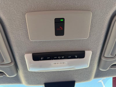 2022 Nissan Kicks SR