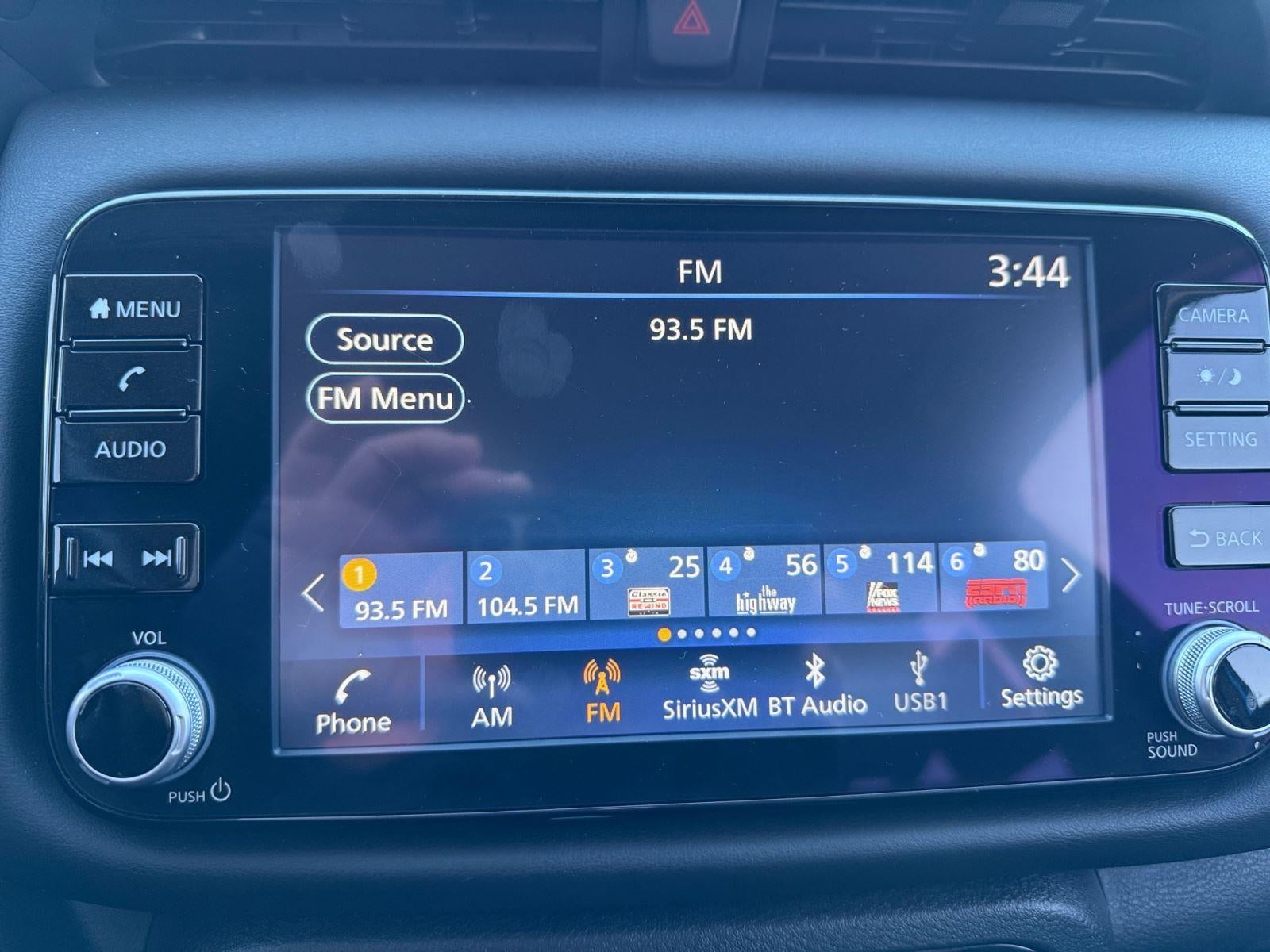 2022 Nissan Kicks SR