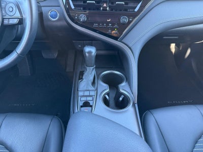 2022 Toyota Camry Hybrid SE