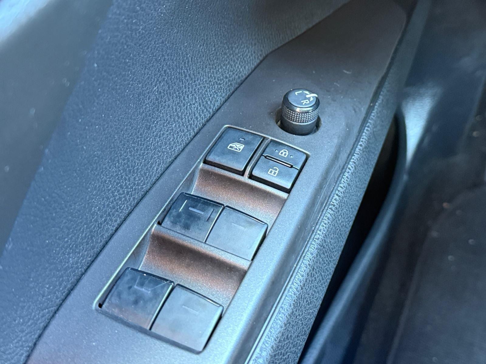 2022 Toyota Camry Hybrid SE