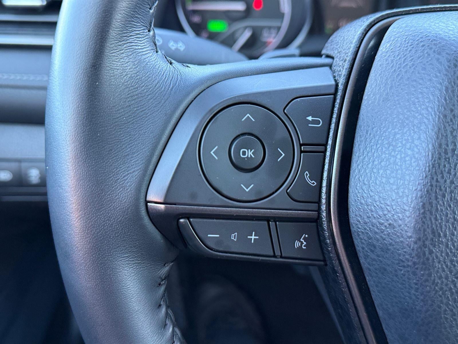 2022 Toyota Camry Hybrid SE