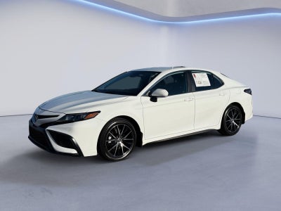 2022 Toyota Camry Hybrid SE