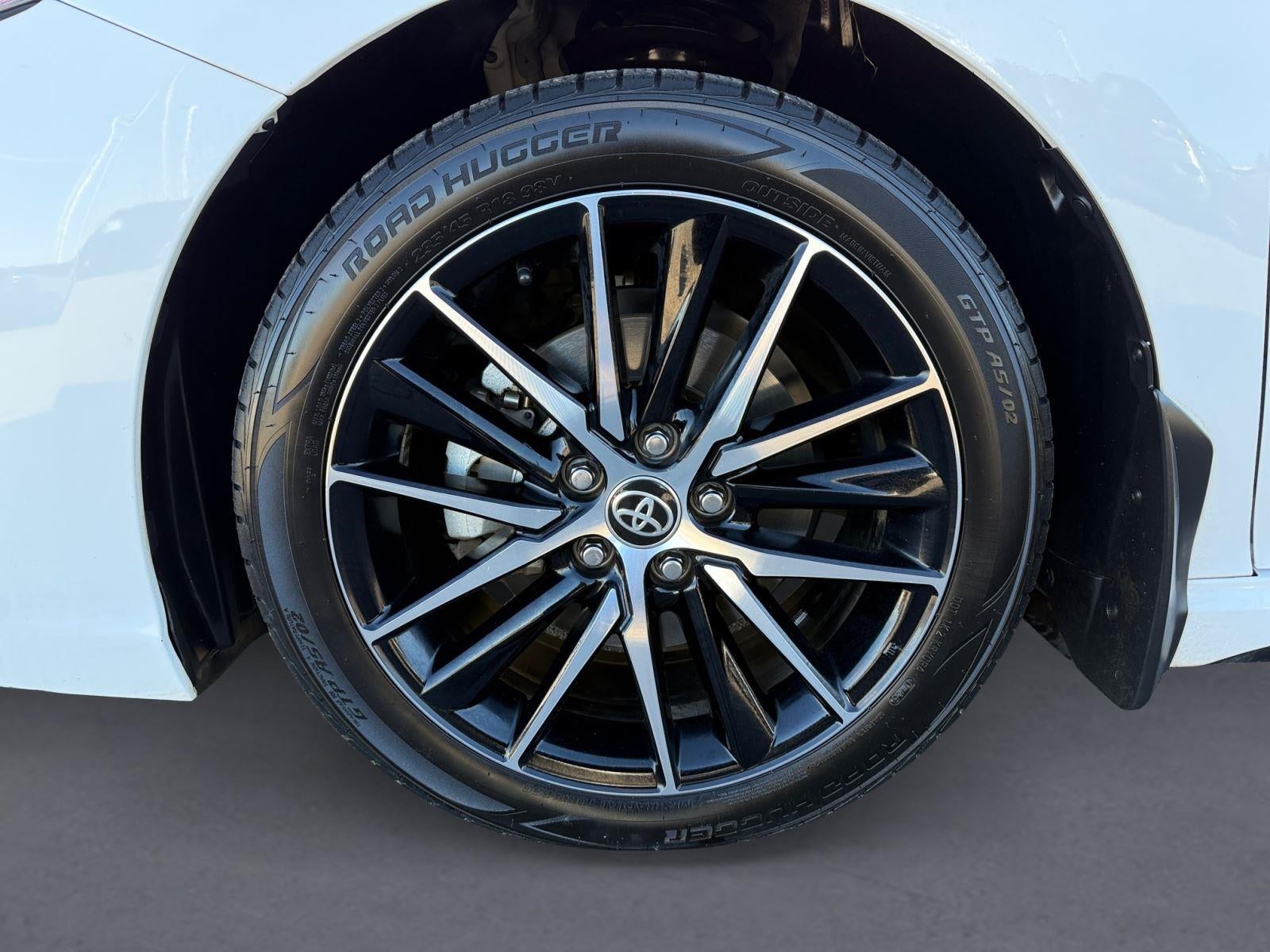 2022 Toyota Camry Hybrid SE