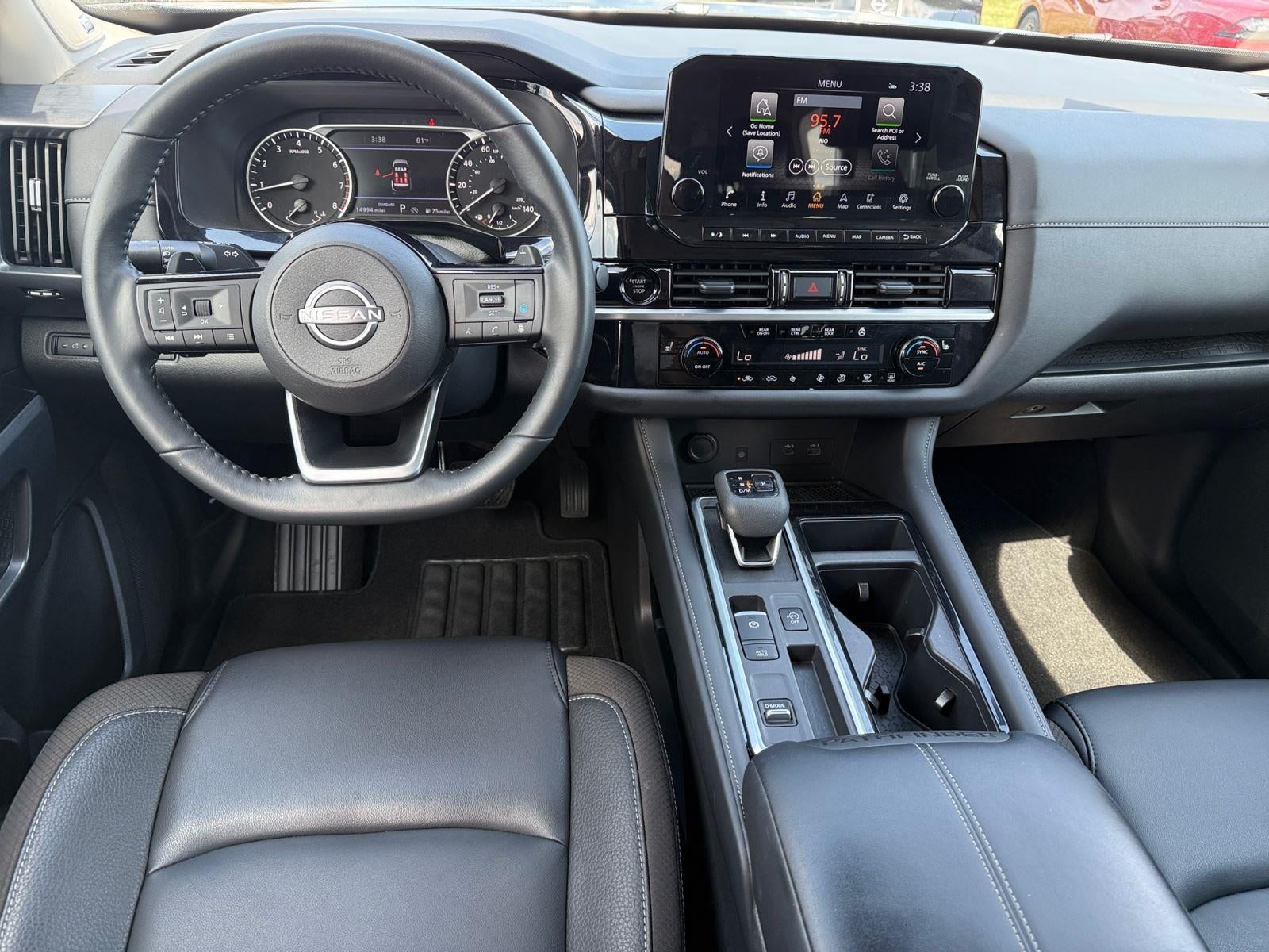 2025 Nissan Pathfinder SL