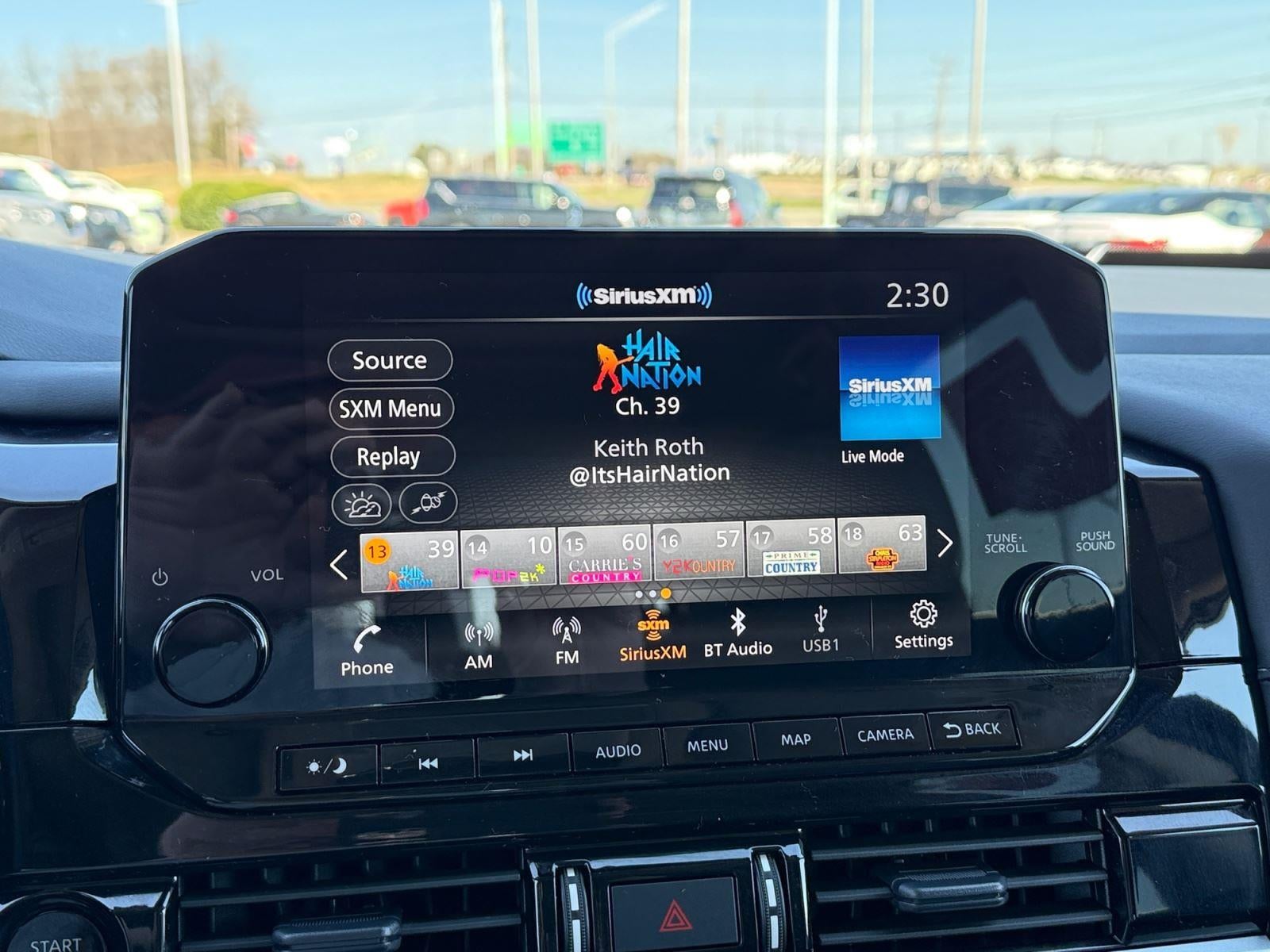 2025 Nissan Pathfinder SL