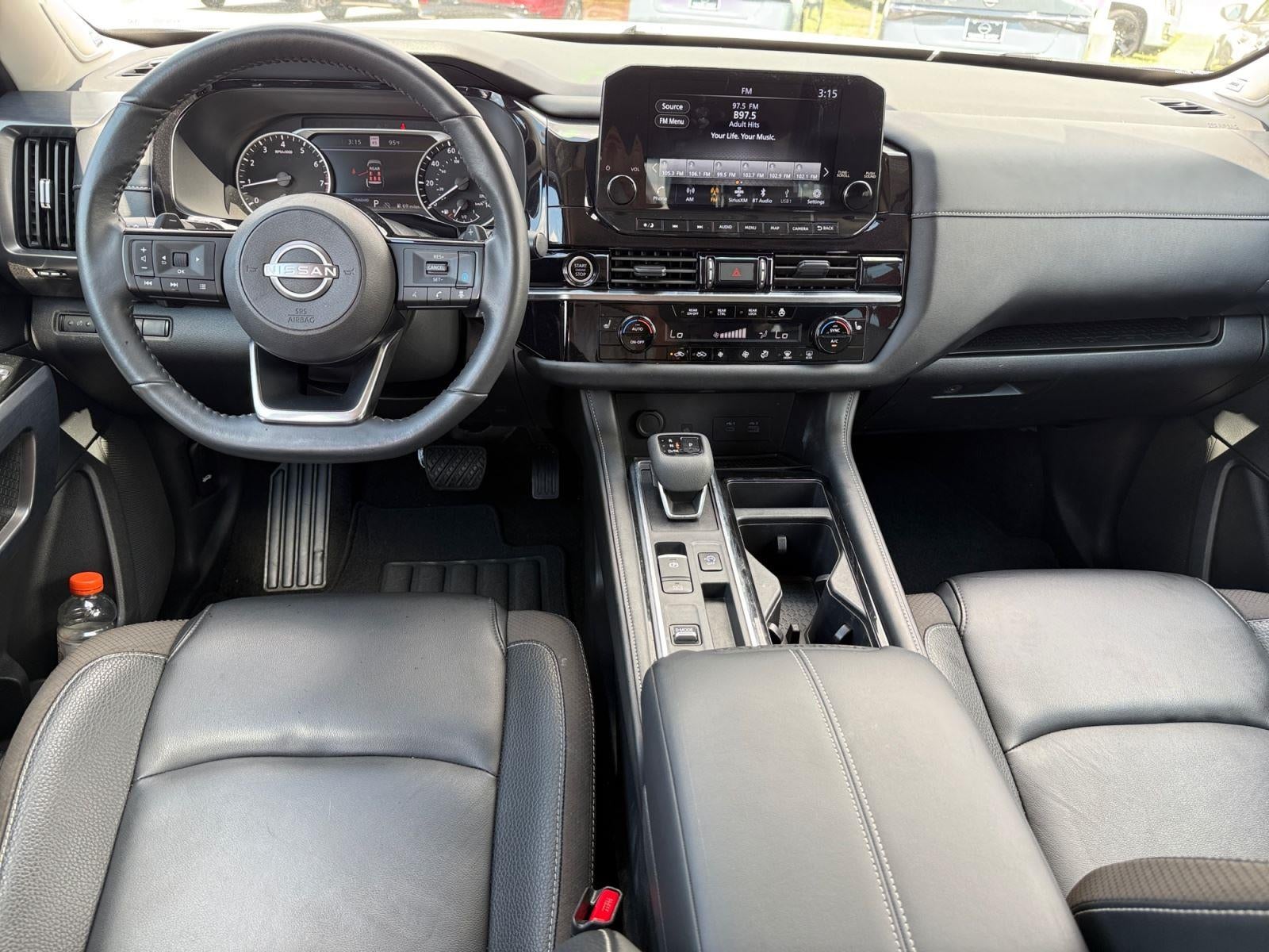 2023 Nissan Pathfinder SL