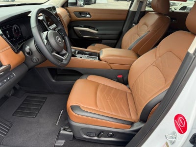 2025 Nissan Pathfinder Platinum