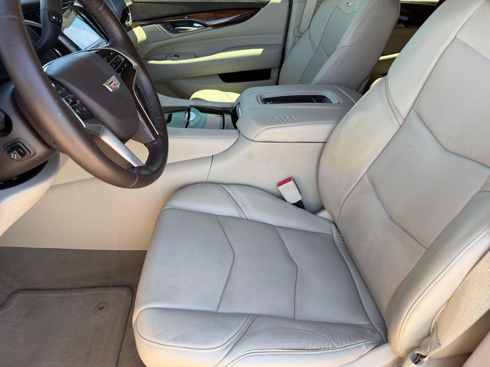 2016 Cadillac Escalade Luxury Collection