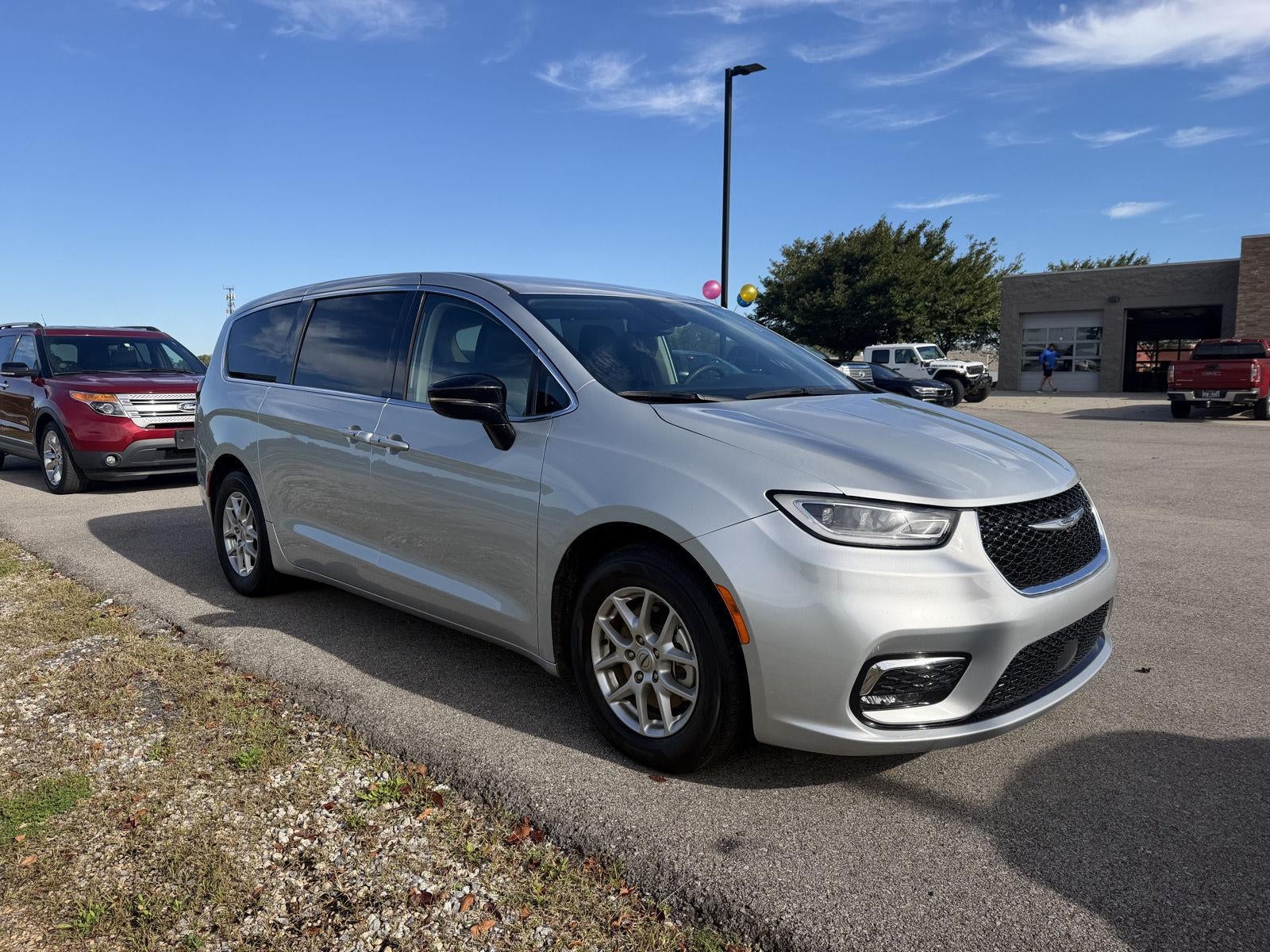 2024 Chrysler Pacifica Touring L