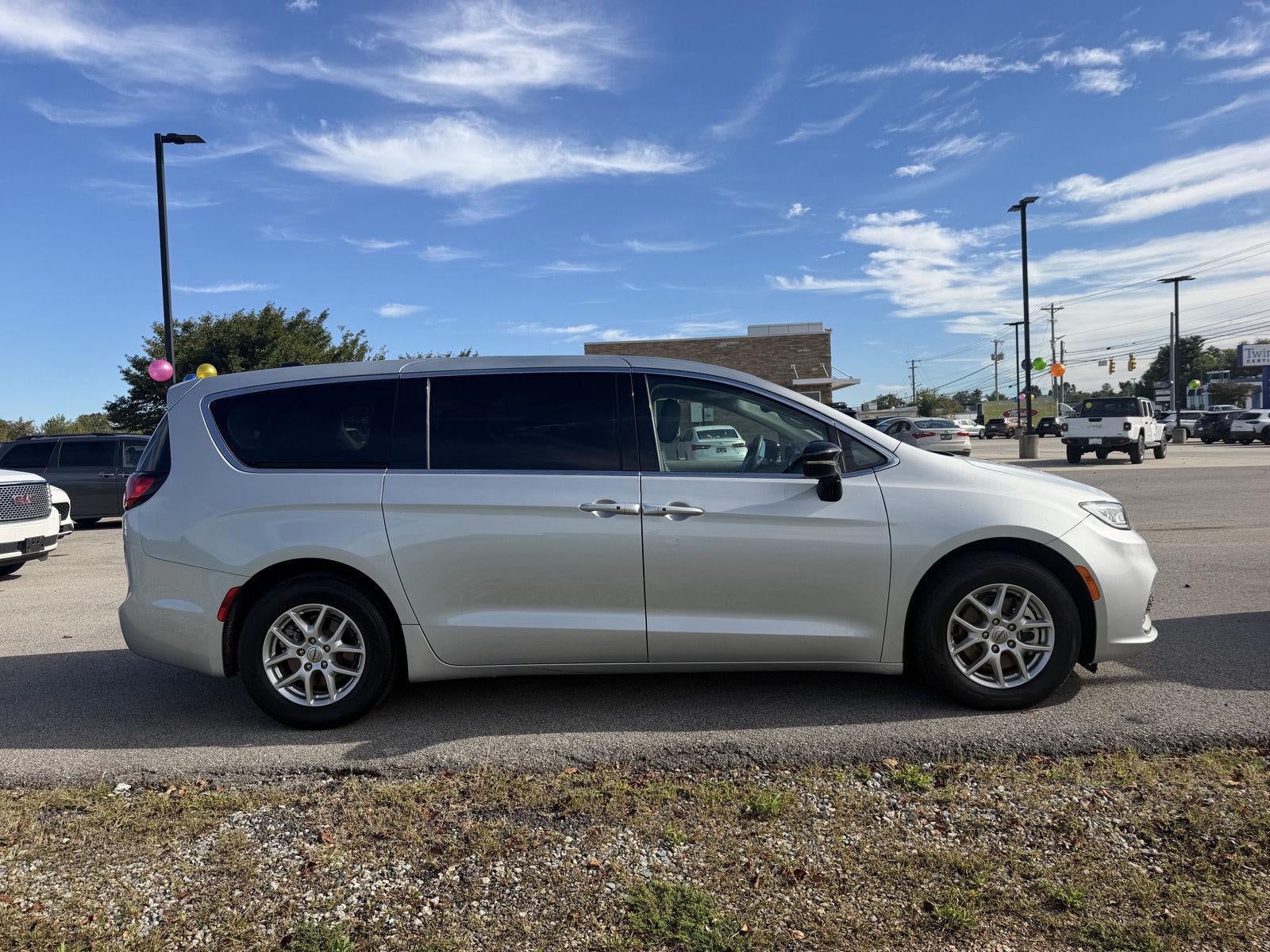 2024 Chrysler Pacifica Touring L
