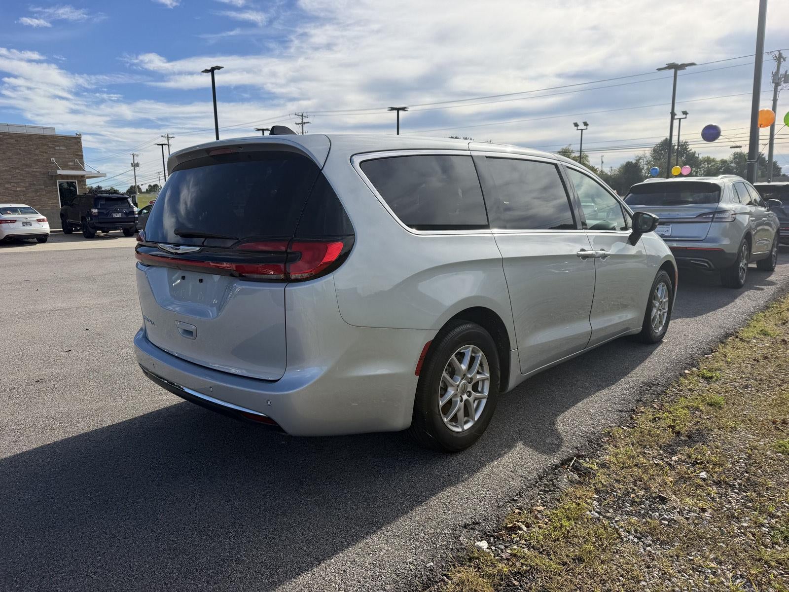 2024 Chrysler Pacifica Touring L