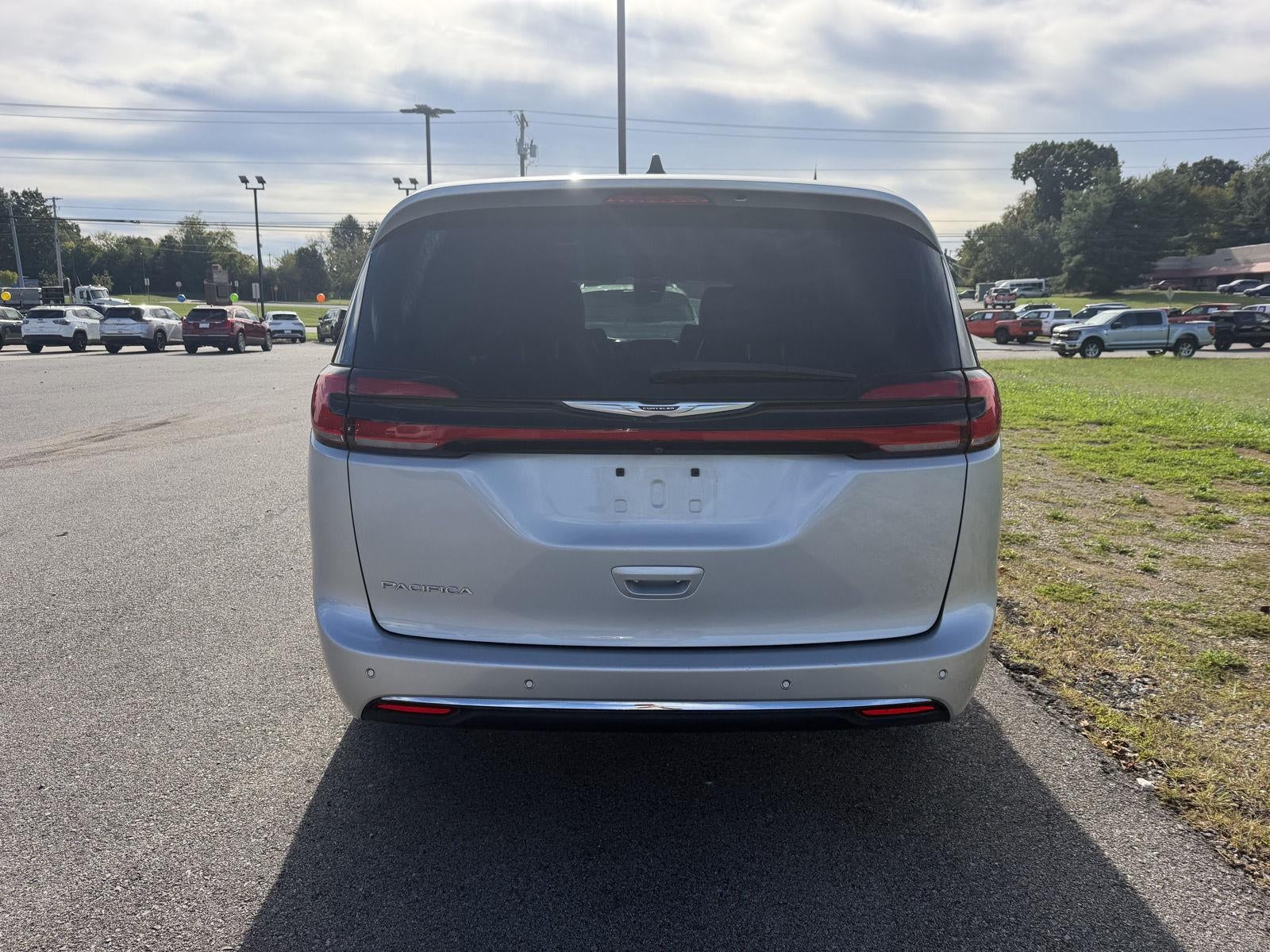 2024 Chrysler Pacifica Touring L