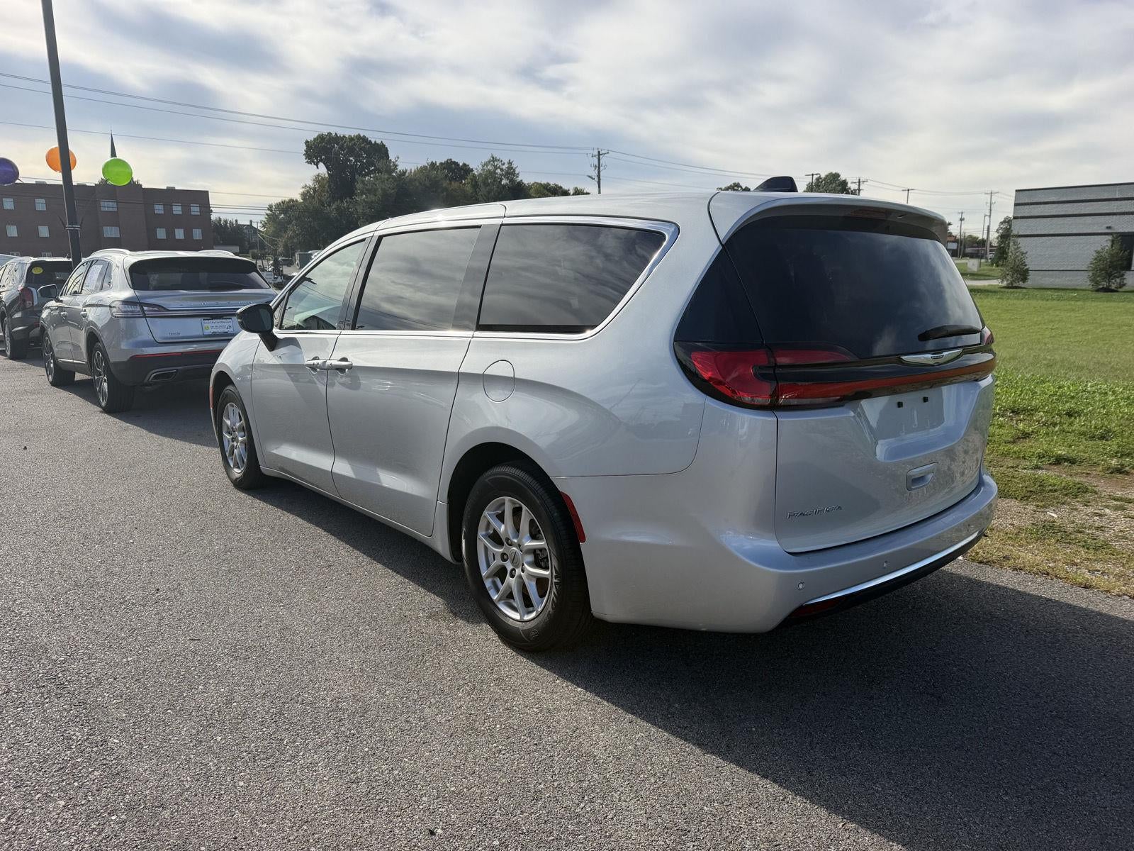 2024 Chrysler Pacifica Touring L