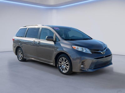 2018 Toyota Sienna XLE 8-Passenger