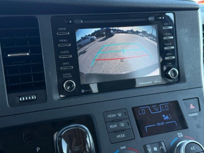 2018 Toyota Sienna XLE 8-Passenger