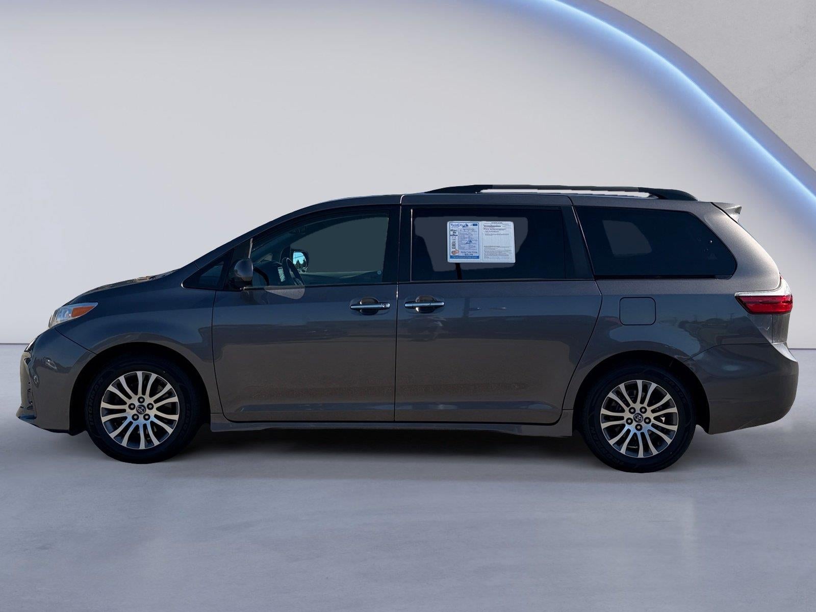 2018 Toyota Sienna XLE 8-Passenger