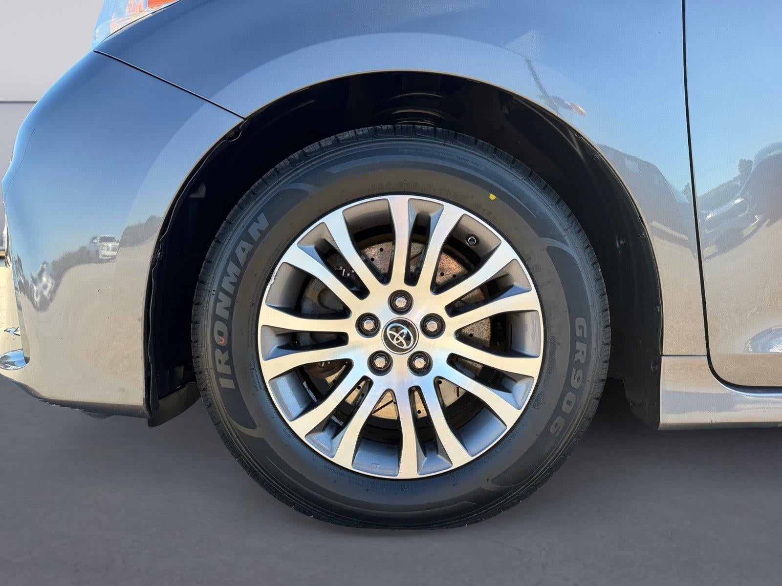 2018 Toyota Sienna XLE 8-Passenger