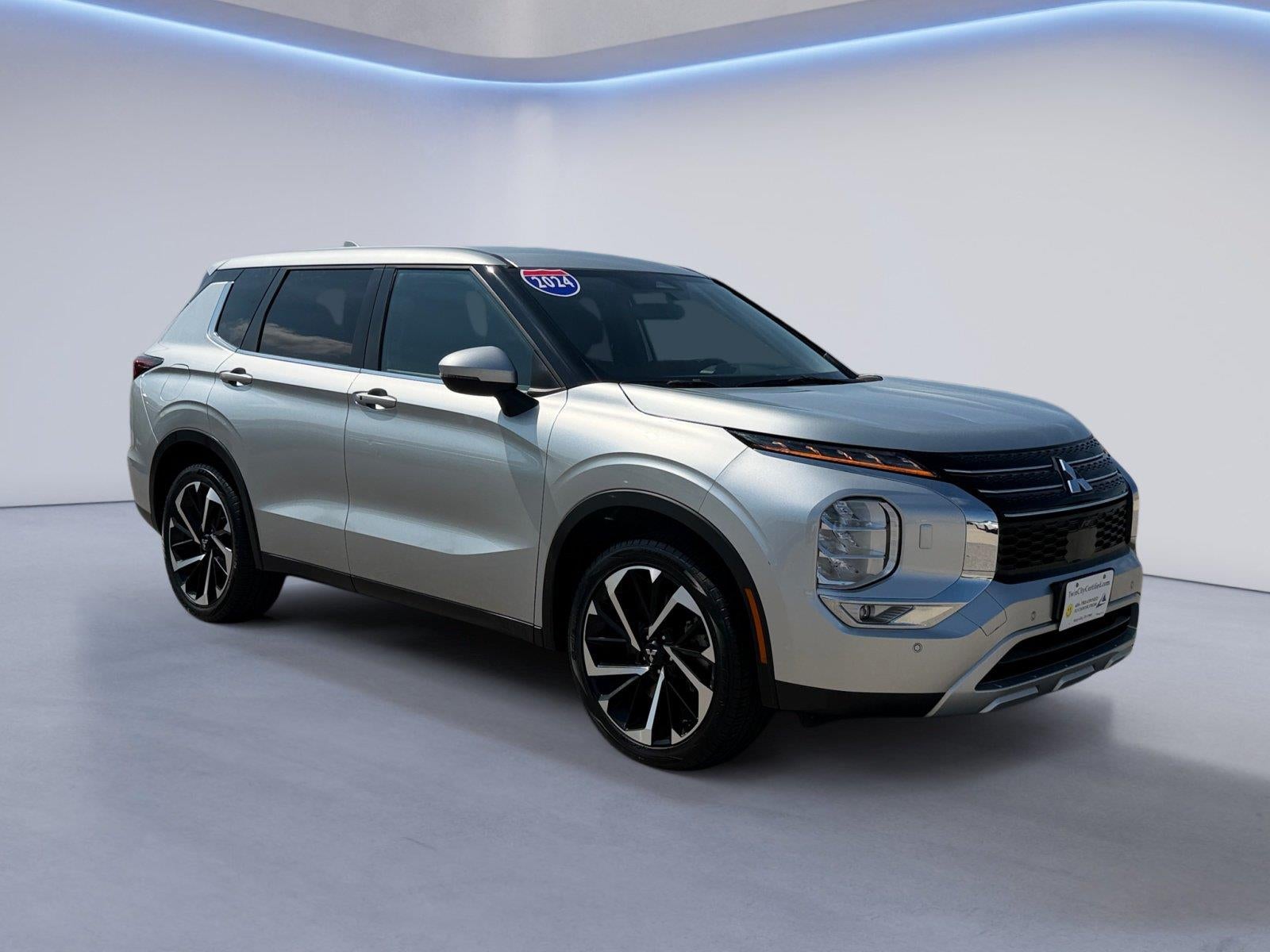 2024 Mitsubishi OUTLANDER Base
