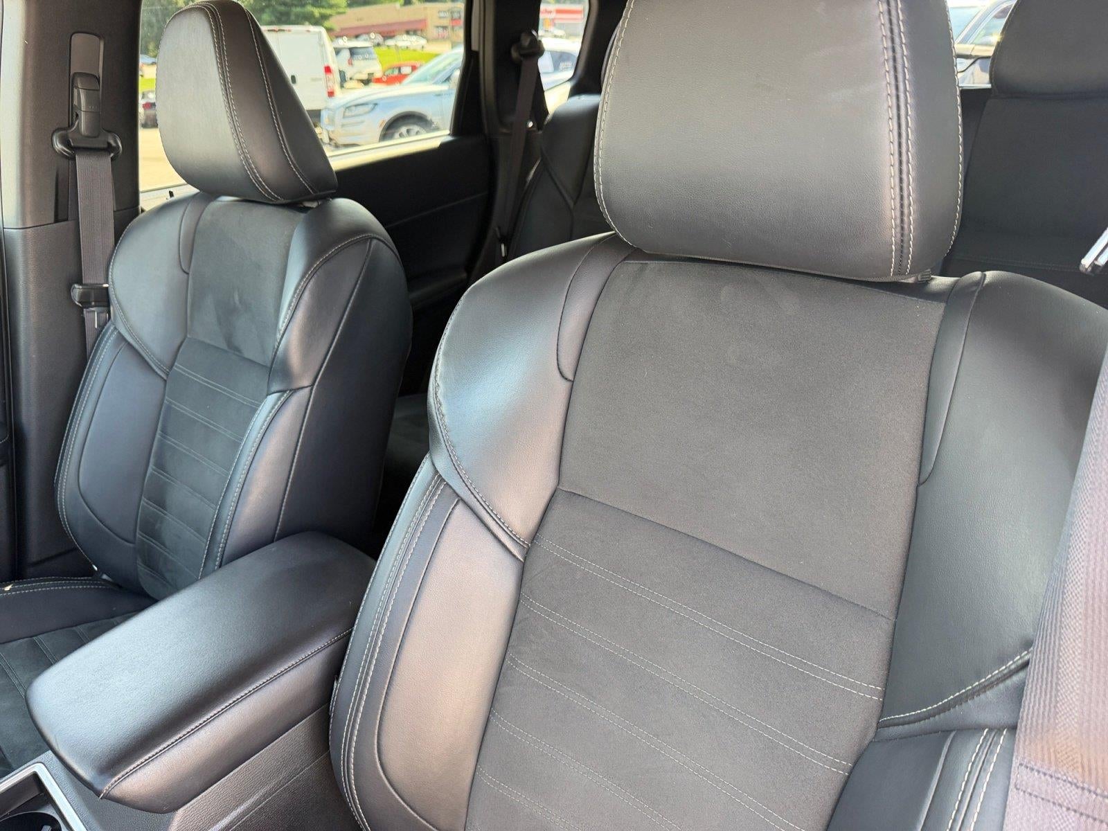 2024 Mitsubishi OUTLANDER Base