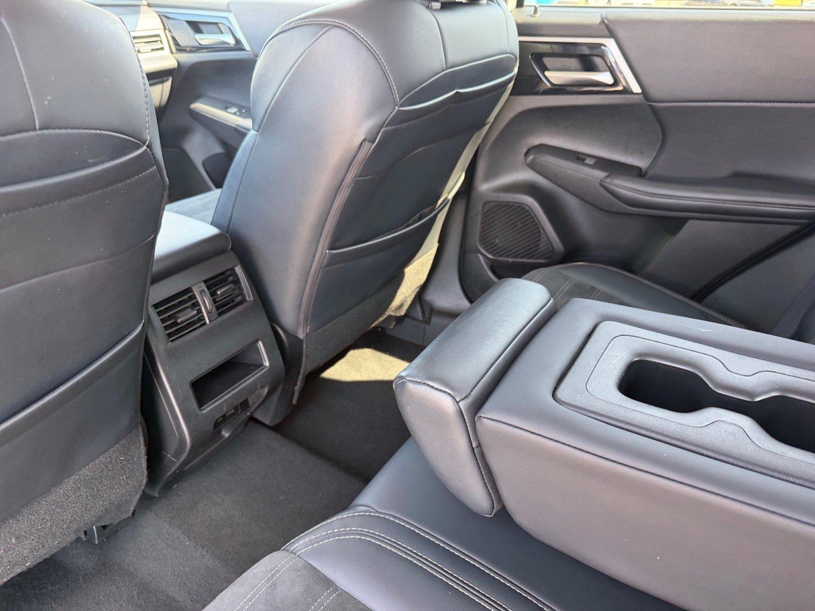 2024 Mitsubishi OUTLANDER Base