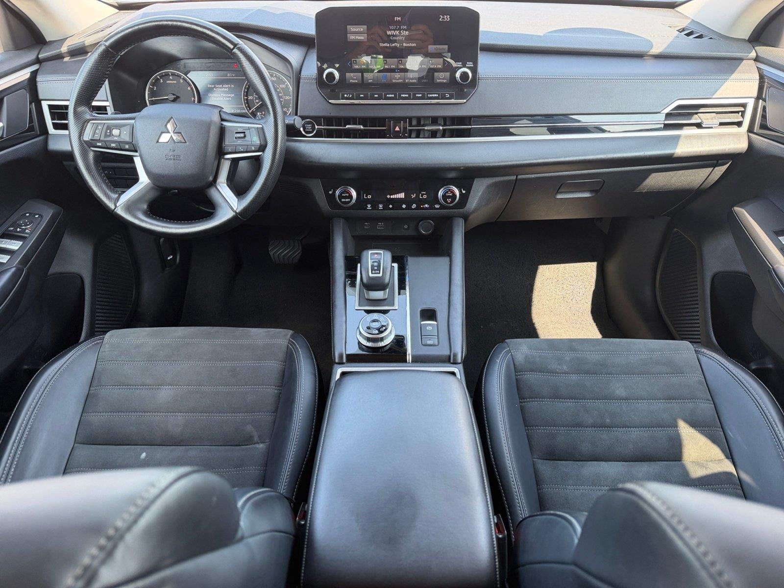 2024 Mitsubishi OUTLANDER Base
