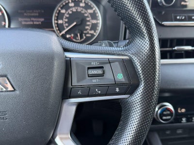 2024 Mitsubishi OUTLANDER Base