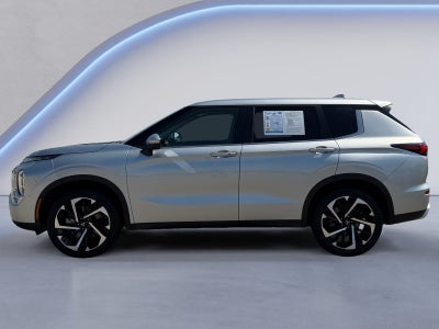 2024 Mitsubishi OUTLANDER Base